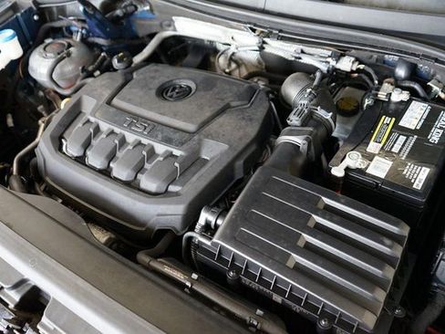 Used 2018 Volkswagen Tiguan S image 42