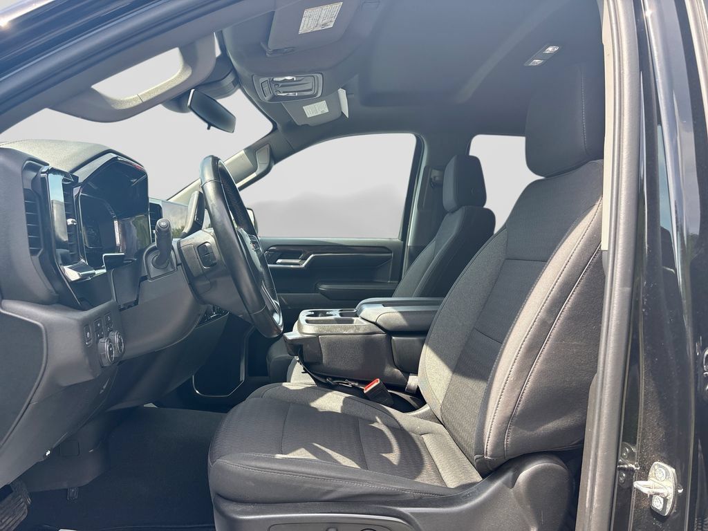 Used 2023 Chevrolet Silverado 1500 LT AWD/4WD image 15