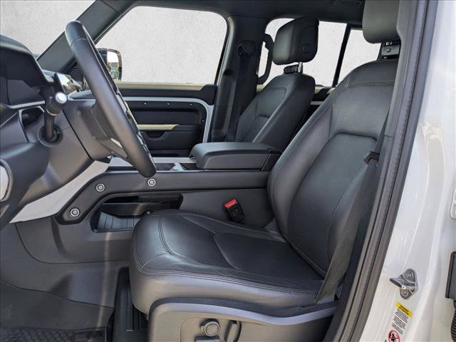 Used 2025 Land Rover Defender 110 X-Dynamic SE AWD/4WD image 17