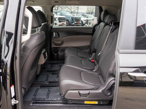 New 2026 Kia Carnival image 13