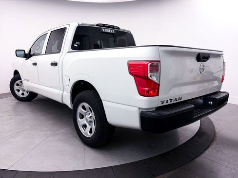 Used 2018 Nissan Titan S RWD image 2