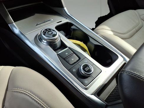 Used 2022 Ford Explorer Platinum w/ Equipment Group 601A image 15