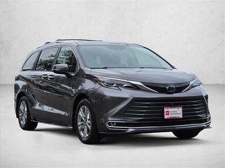 Certified 2024 Toyota Sienna Platinum AWD/4WD video 3