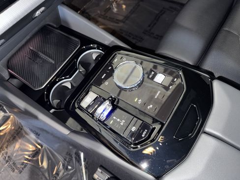 Certified 2024 BMW 530i 530i w/ Executive Package image 28