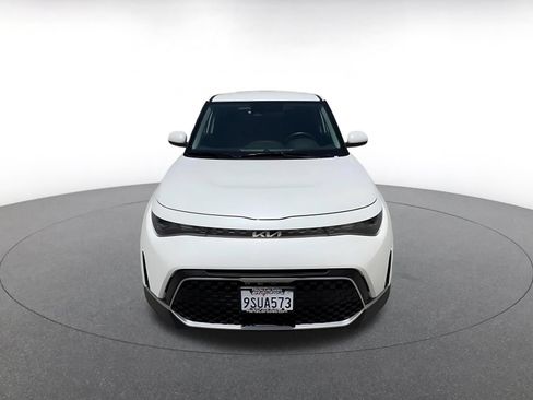 Used 2025 Kia Soul LX w/ LX Technology Package FWD image 4