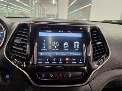 Used 2019 Jeep Cherokee Limited w/ Technology Group AWD/4WD image 19