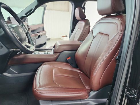 Used 2024 Ford Expedition Max Limited image 19