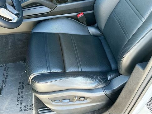 Used 2022 Porsche Cayenne AWD/4WD image 22