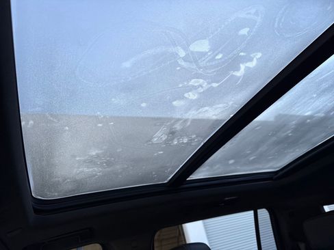 Used 2024 Chevrolet Suburban High Country image 21