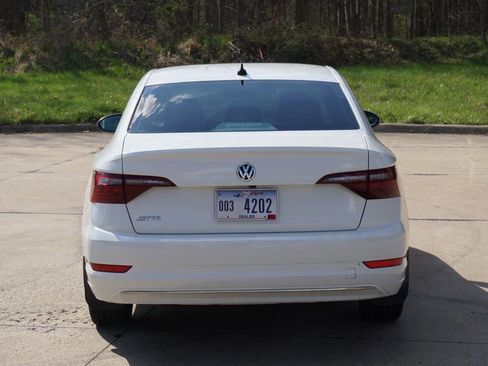 Used 2021 Volkswagen Jetta SE FWD image 4