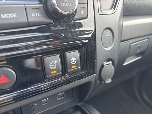 Used 2023 Nissan Titan PRO-4X w/ Pro-4x Convenience Package image 8