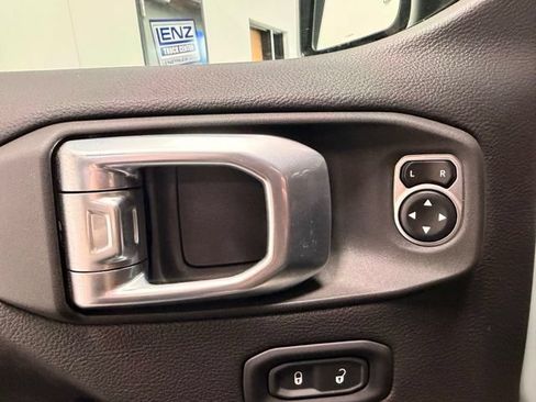 Used 2024 Jeep Wrangler Unlimited Sahara w/ Technology Group AWD/4WD image 22