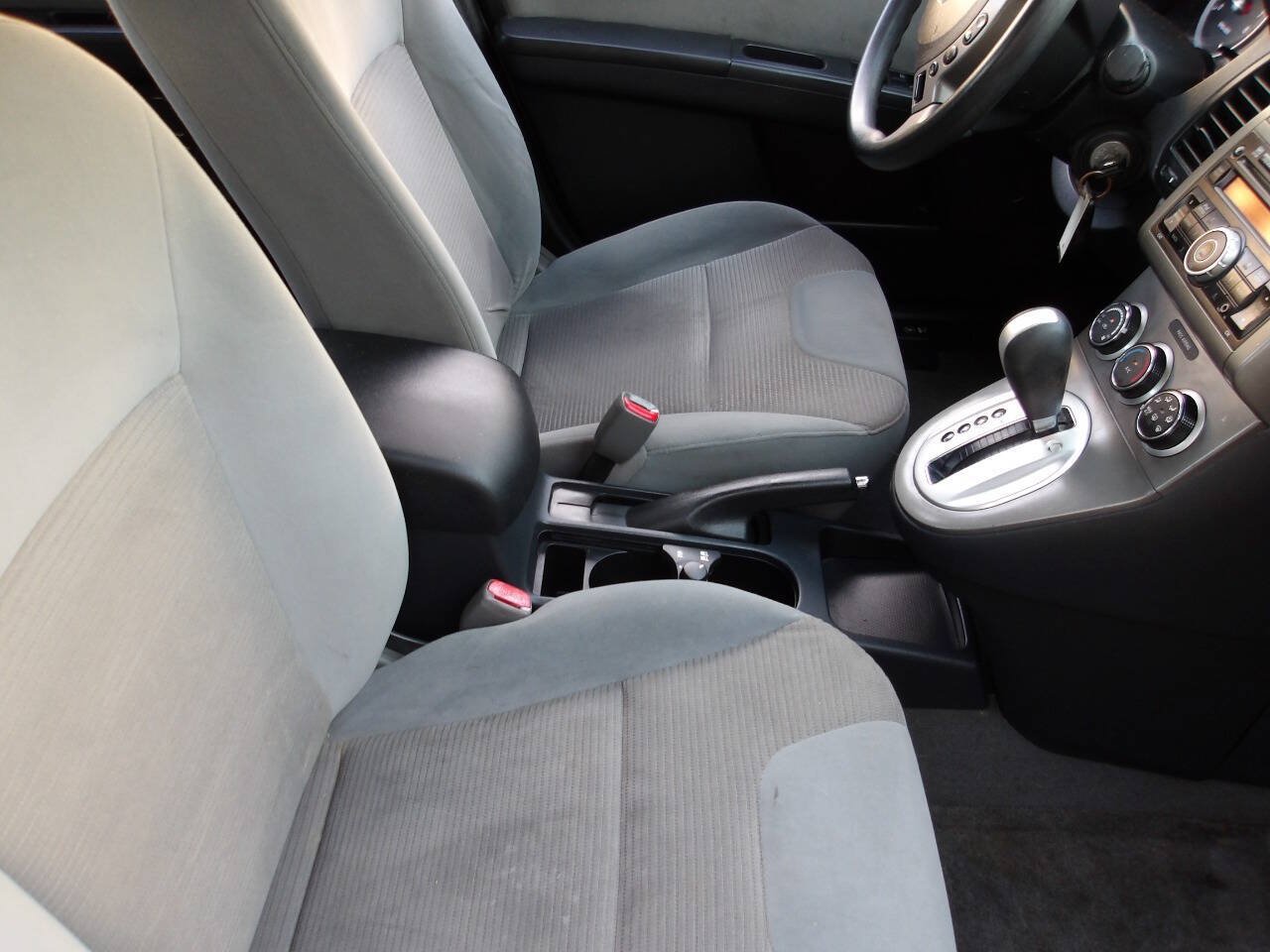 Used 2010 Nissan Sentra 2.0 S FWD image 17
