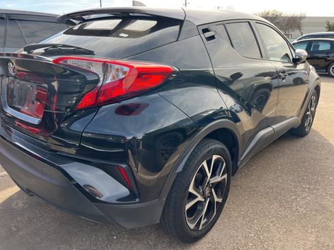 Used 2020 Toyota C-HR LE image 10