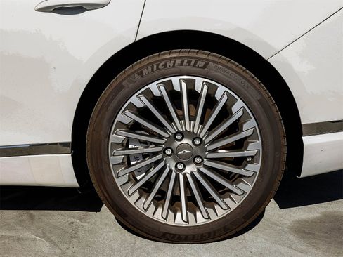 Used 2024 Genesis G80 image 8