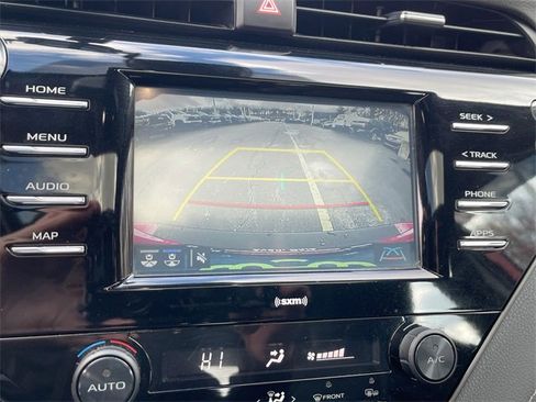 Used 2020 Toyota Camry SE image 14