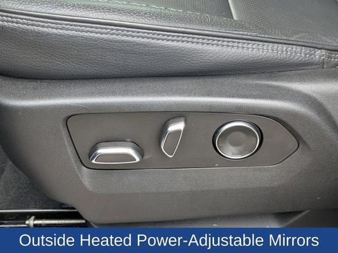 Used 2023 GMC Yukon Denali w/ Advanced Technology Package image 21