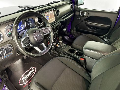 Used 2023 Jeep Wrangler Unlimited Rubicon 4xe w/ Dual Top Group AWD/4WD image 8