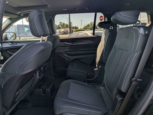 New 2026 Jeep Grand Cherokee L Laredo AWD/4WD image 15