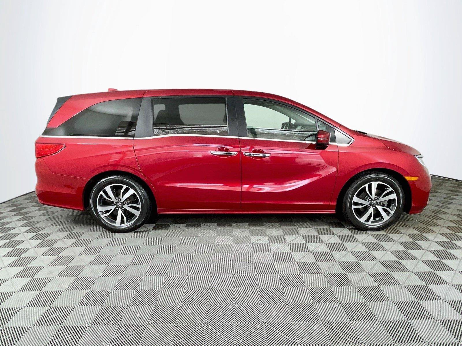 Certified 2024 Honda Odyssey Touring image 12