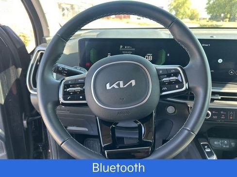 Used 2025 Kia Sorento S image 13