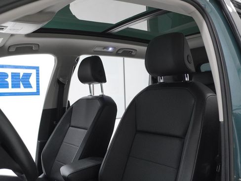Used 2020 Volkswagen Tiguan SEL FWD image 18