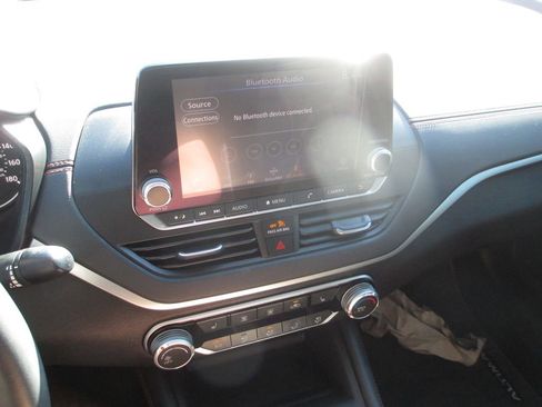 Used 2021 Nissan Altima 2.0 SR FWD image 24