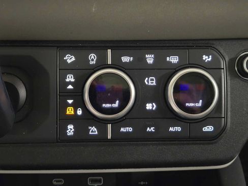 Used 2023 Land Rover Defender 110 SE AWD/4WD image 30