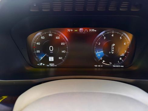 Used 2017 Volvo XC90 T6 Momentum w/ Vision Package image 26