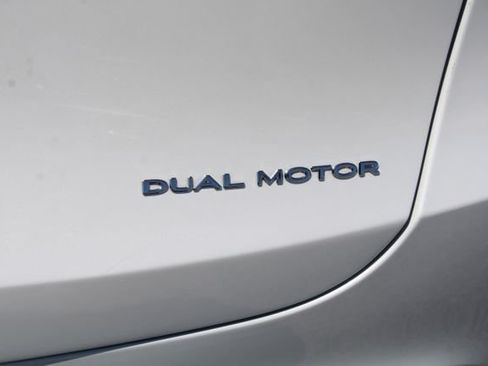 Used 2023 Tesla Model Y Long Range AWD/4WD image 9