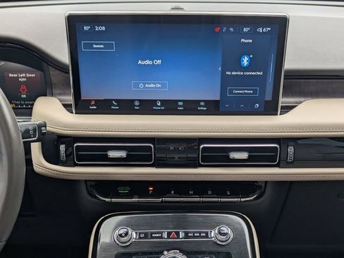 Certified 2022 Lincoln Nautilus Reserve w/ Equipment Group 201A image 17