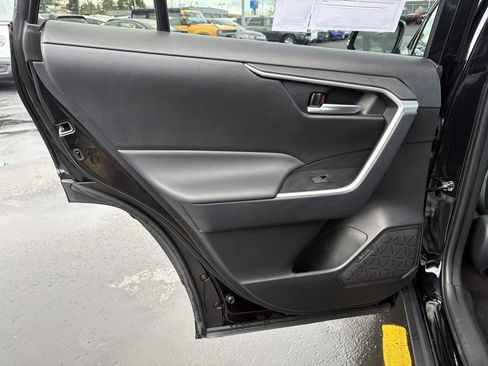 Used 2025 Toyota RAV4 XLE image 34