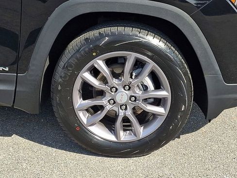 Used 2022 GMC Terrain SLT w/ Infotainment Package II image 8