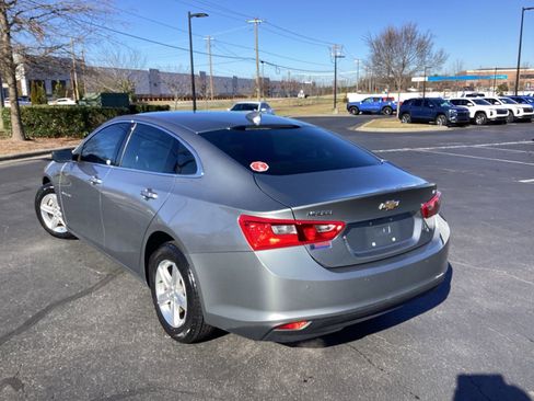 Used 2024 Chevrolet Malibu LT image 2