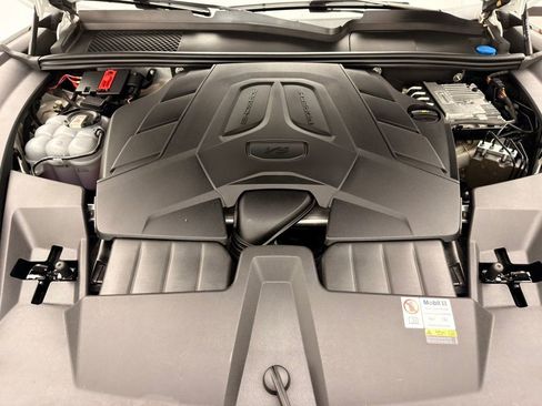 Used 2024 Porsche Cayenne Coupe image 41