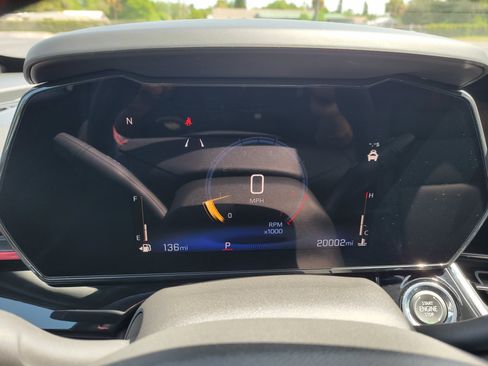 Used 2025 Chevrolet Trax RS w/ Sunroof Package FWD image 13