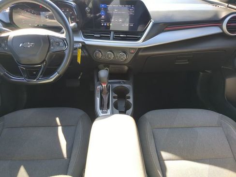 Used 2024 Chevrolet Trax RS w/ Driver Confidence Package FWD image 17