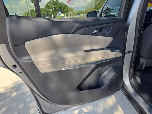 Certified 2026 Chevrolet Traverse LT w/ Driver Confidence Package FWD image 14
