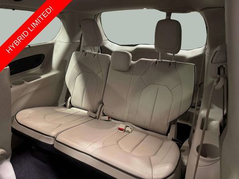Used 2019 Chrysler Pacifica Limited w/ Advanced Safetytec Group FWD image 27