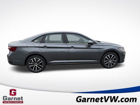 New 2026 Volkswagen Jetta SE image 6