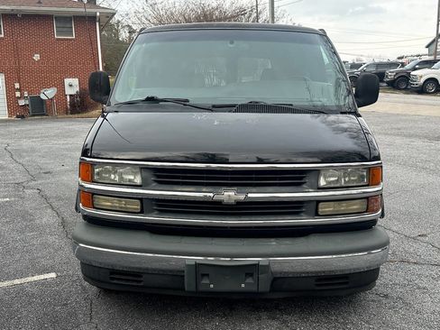 Used 2002 Chevrolet Express 1500 image 2