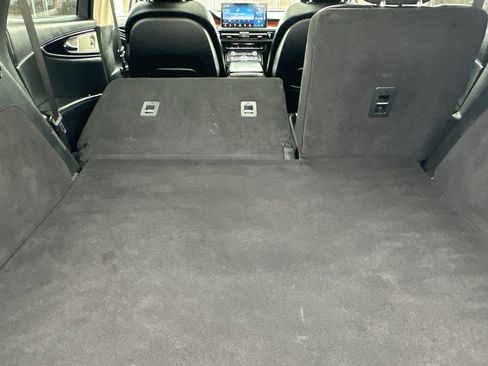 Used 2022 Lincoln Nautilus Reserve w/ Equipment Group 202A image 15