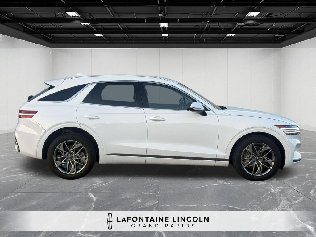 Used 2025 Genesis GV70 2.5T AWD/4WD image 6