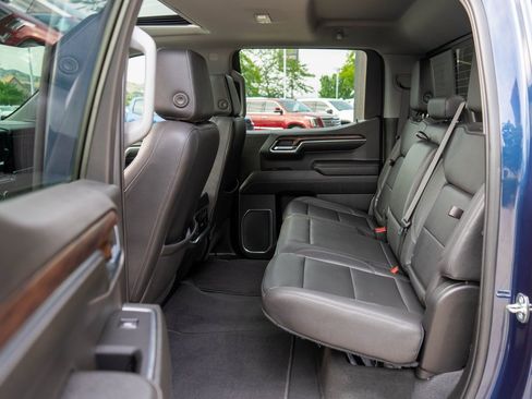 Used 2023 GMC Sierra 1500 SLT w/ SLT Convenience Package image 13