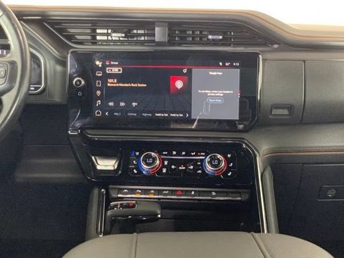 Used 2023 GMC Sierra 1500 AT4 w/ Technology Package AWD/4WD image 22