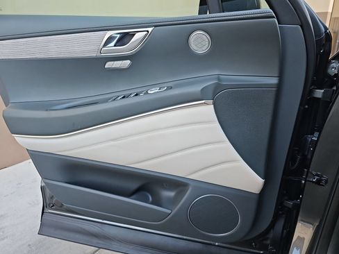 Certified 2026 Genesis GV80 2.5T Select AWD/4WD image 28
