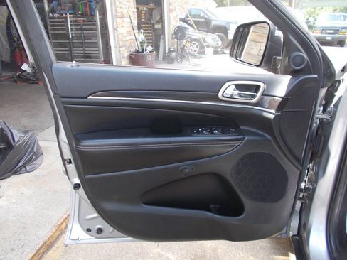 Used 2014 Jeep Grand Cherokee Limited AWD/4WD image 9