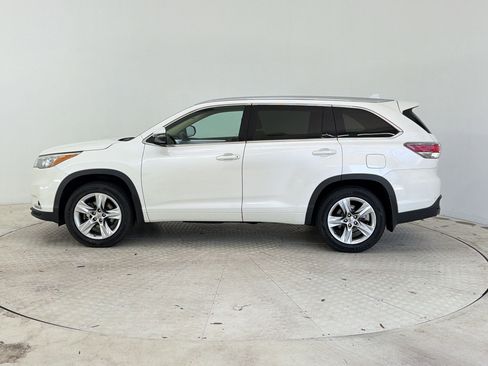 Used 2015 Toyota Highlander Limited Platinum AWD/4WD image 2