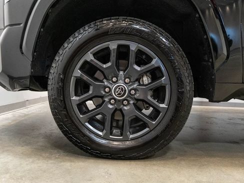 Used 2023 Toyota Tundra Platinum AWD/4WD image 11