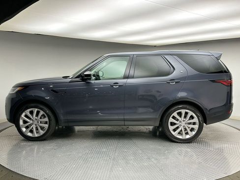 New 2026 Land Rover Discovery S image 2